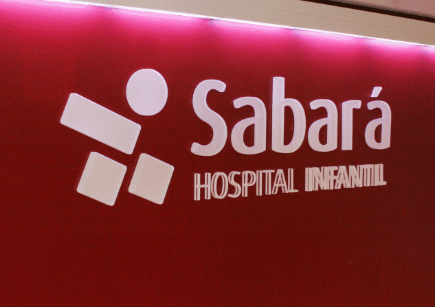 Letreiro acrílico 03.png